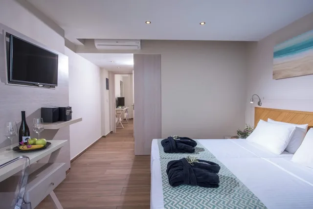 Suite, Queen and Twin Beds, Two Story، Royal and Imperial Belvedere 1/6
