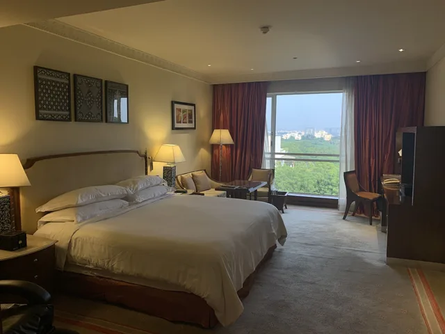 Club, King Bed, City View, Itc Kakatiya 8/10