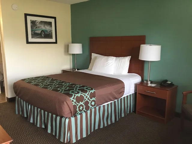 غرفة قياسية بسرير كوين للمدخنين، Surestay Hotel By Best Western Bowling Green North 2/7