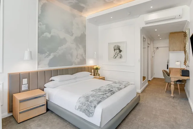 2 Bedrooms, Suite, 2 King Beds, The Marly Hotel 2/10