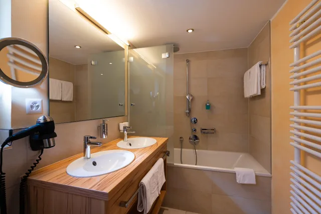 غرفة بسرير كينج، Hotel La Ginabelle 3/3