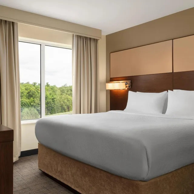 جناح بسرير كينج بغرفة نوم واحدة مع أريكة لذوي الإعاقة، Residence Inn Kingston 1/10