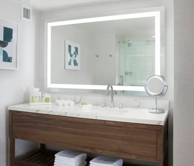 جناح بسريرين كوين بإطلالة على المدينة، Hilton Santa Monica Hotel Suites 4/5