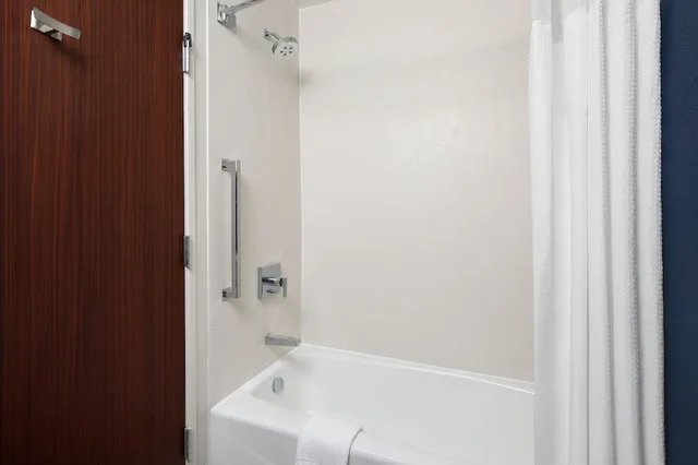 غرفة بسرير كينج لذوي الإعاقة، Fairfield Inn by Marriott Ft Leonard Wood 5/6
