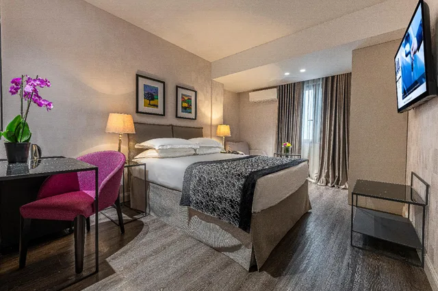 غرفة كومفورت، Astor Hotel 2/2