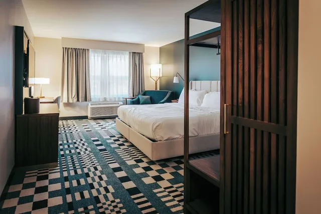 Room, Queen Bed, Wylie Inn And Conference Center At Endicott College 5/8