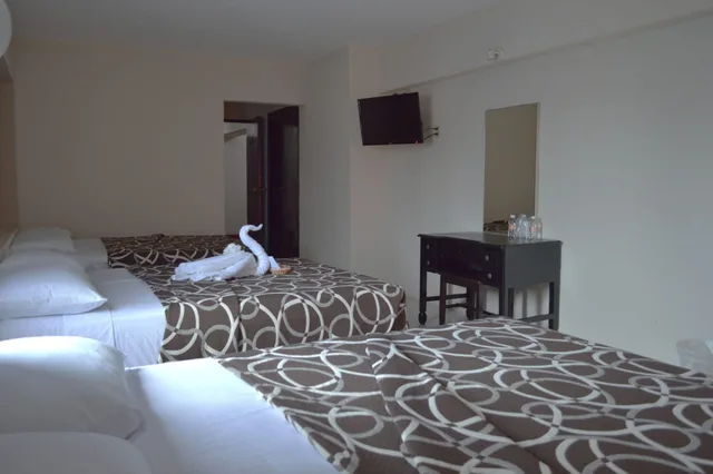 غرفة ثلاثية بسريرين مزدوجين، Hotel Colon Merida by Kavia 7/9
