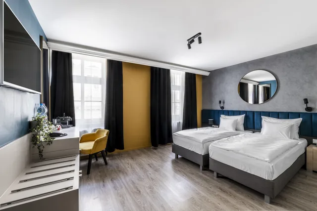 غرفة عائلية بسرير كوين وسريرين منفصلين بغرفتي نوم، Alta Moda Hotel by Mellow Mood Hotels 1/3