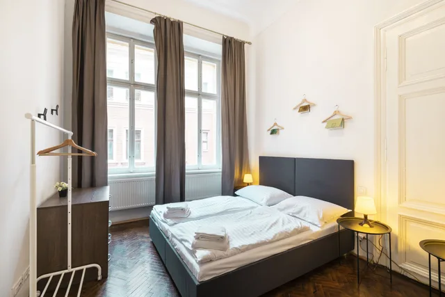Mezzanine, 2 Bedrooms, Comfort, Apartment, 5 Beds, Bunk Bed, Sofa, Kitchen، Hybernska Apartments 3/10