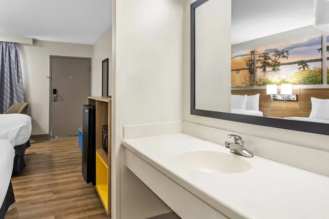 غرفة قياسية بسريرين مزدوجين، Days Inn by Wyndham Valdosta I-75 8/10