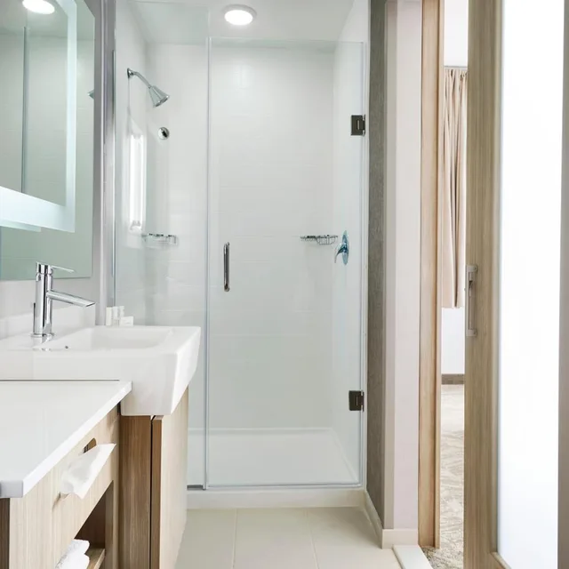 Junior Suite, 2 Queen Beds, Trundle Bed, Accessible, Springhill Suites Springfield North 2/6