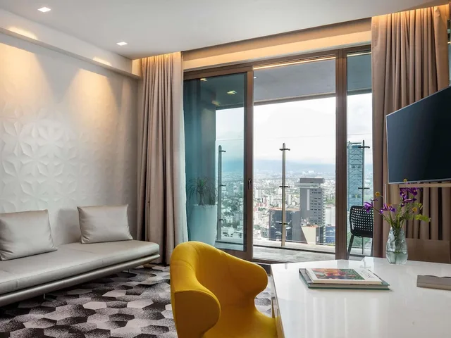 جناح بريستيج بسرير كينج بشرفة، Sofitel Mexico City Reforma 3/7