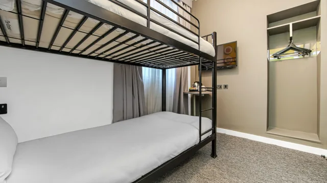 Room, Twin Beds, Bunk Bed, Heeton Concept Hotel - Kensington London 1/1