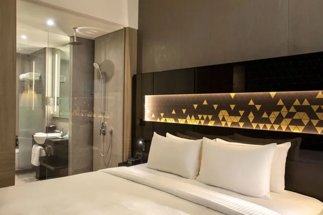 غرفة بريميير بسرير مزدوج أو سريرين منفصلين، NOVOTEL SINGAPORE ON STEVENS 2/2