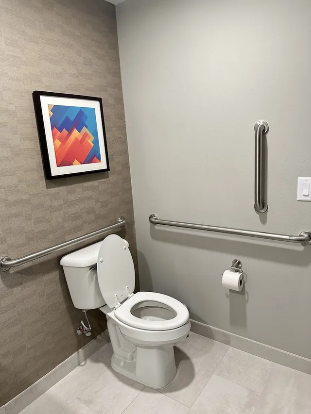 غرفة بسريرين كوين لذوي الإعاقة، La Quinta Inn by Wyndham Columbia NE / Fort Jackson, SC 7/7