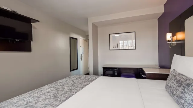 غرفة قياسية بسرير كينج، Surestay Hotel By Best Western Beverly Hills West 2/10