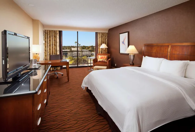 غرفة قياسية بسرير مزدوج، Hilton Orange County/Costa Mesa 1/3