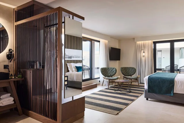 جناح تنفيذي بإطلالة على المدينة بشرفة، Athenarum Portus Life & Style Hotel Piraeus 8/10