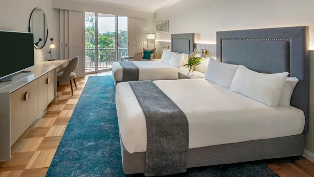 غرفة كلاسيكية بسريرين مزدوجين بإطلالة على المرسى، Intercontinental Sanctuary Cove 2/5