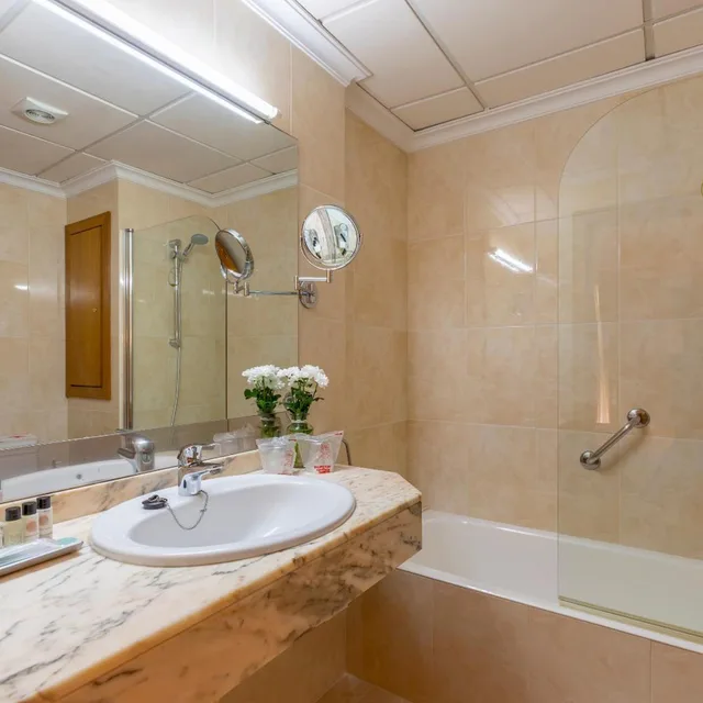 غرفة قياسية بسريرين منفصلين، Miramar Hotel 7/9