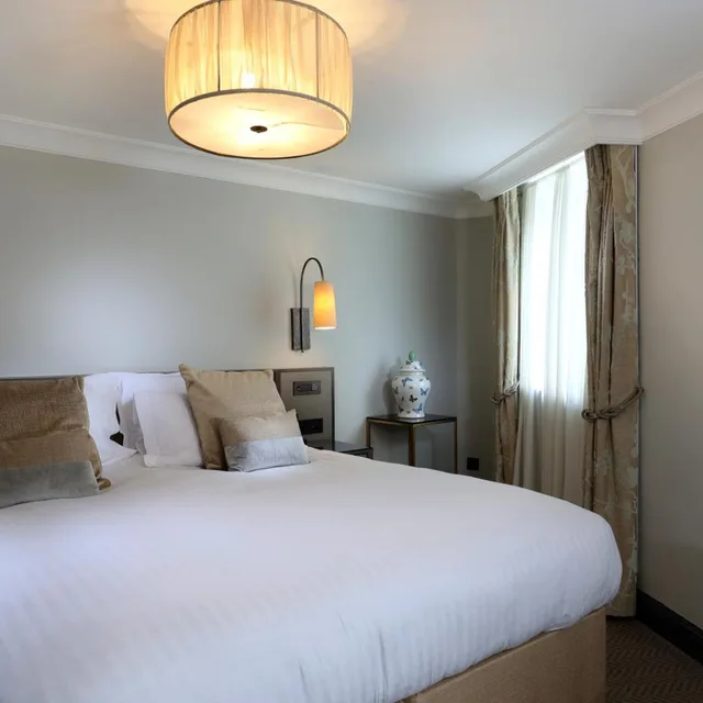 جناح، The Castle Hotel Windsor 1/7