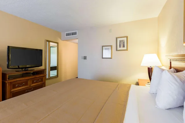 غرفة بسرير مزدوج، Quality Inn and Conference Center I-80 Grand Island 1/2