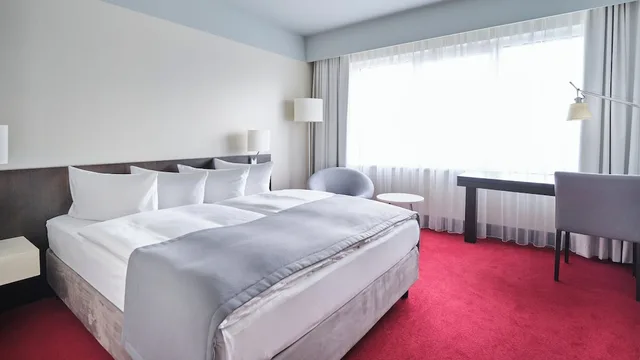غرفة قياسية بسرير كينج، Holiday Inn Berlin Airport Conference Centre Formerly Holiday Inn Berlin International Airport 2/10