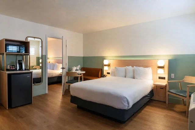 1 Bedroom, Suite, 2 Queen Beds, Stargazer Inn And Suites 2/10