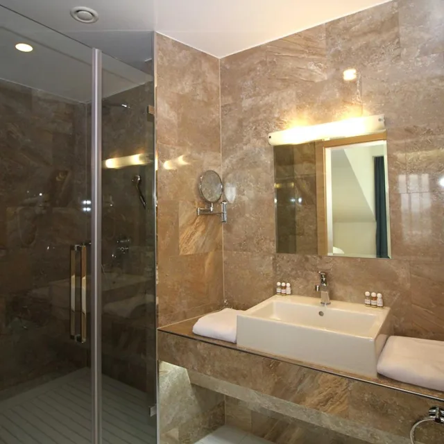 جناح جونيور بشرفة، Hotel International Prishtina Spa Prishtina 5/8