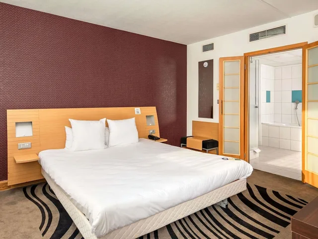 جناح بسرير كينج مع أريكة، Novotel Krakow City West 1/6