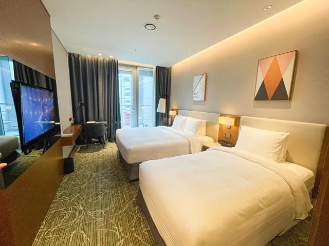 غرفة ديلوكس بشرفة مفردة بسريرين منفصلين، Hotel Skypark Central Seoul Pangyo 2/4