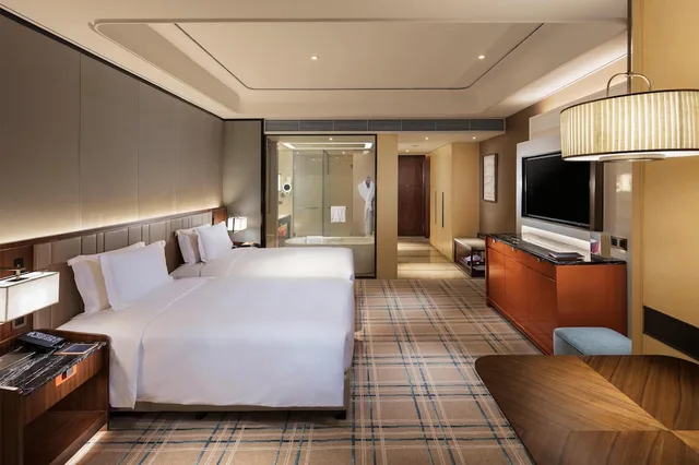 Deluxe, Twin Beds, with View, Hilton Fuzhou 2/7