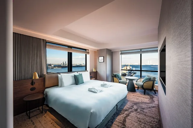 غرفة ديلوكس ركنية بسرير كينج في طابق مرتفع، THE GATE HOTEL YOKOHAMA by HULIC 1/2