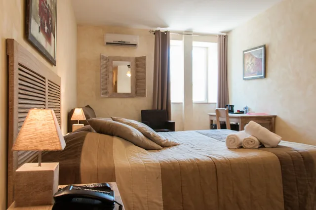 غرفة سوبيريور بسرير مزدوج، Domaine de la Courbe Hotel & Spa 8/10
