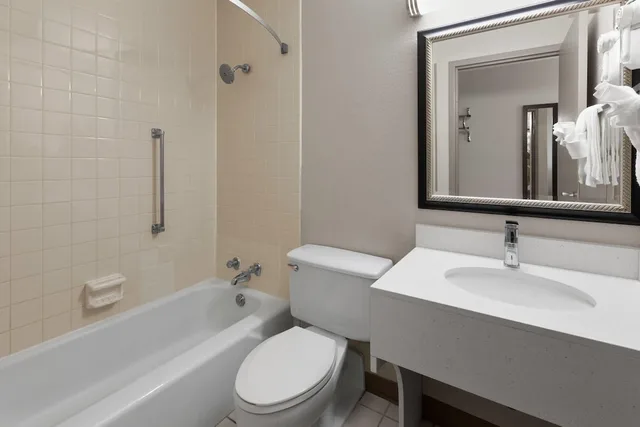 غرفة بسريرين مزدوجين للمدخنين، Days Inn By Wyndham Cambridge 8/9