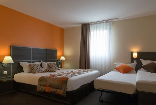 غرفة عائلية، Hotel the Originals Saint Etienne Aeroport Actuel 1/4