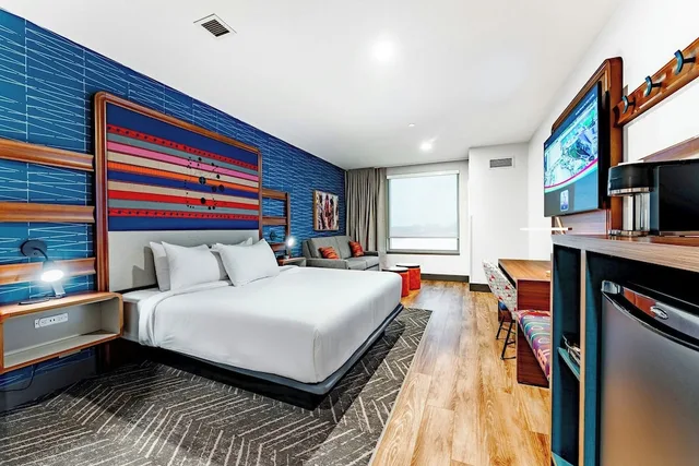 River, Suite, King Bed, Bunk Bed, Sofa, Accessible، OKANA Resort & Indoor Waterpark 1/8
