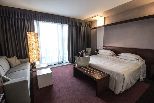 غرفة كومفورت ثلاثية بسرير كينج مع أريكة، Aqualux Hotel Spa Suite & Terme 8/10