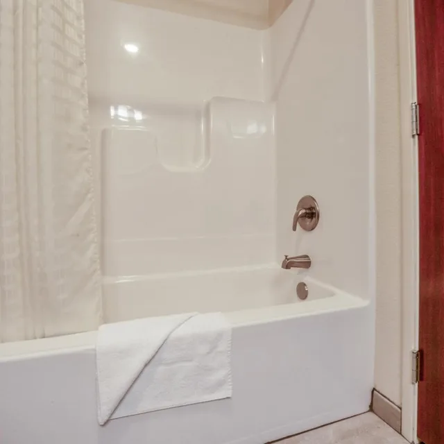 غرفة بسرير كوين، Cobblestone Inn & Suites - Boise City 6/6