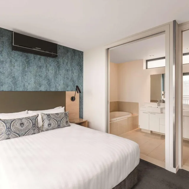 شقة بريميير بغرفتي نوم مع أريكة، Adina Apartment Hotel Auckland, Britomart 9/10