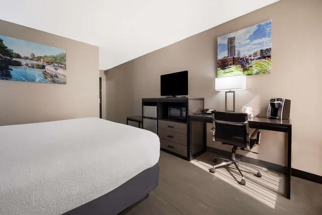 غرفة قياسية بسرير كينج، Best Western Executive Inn Battle Creek 2/4