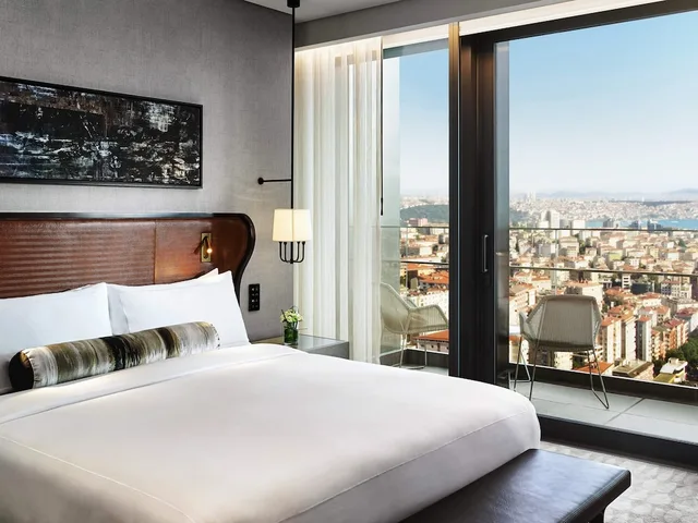 1 Bedroom, Suite, King Bed, Bosphorus View, Lounge Access, Fairmont Quasar Istanbul 2/7