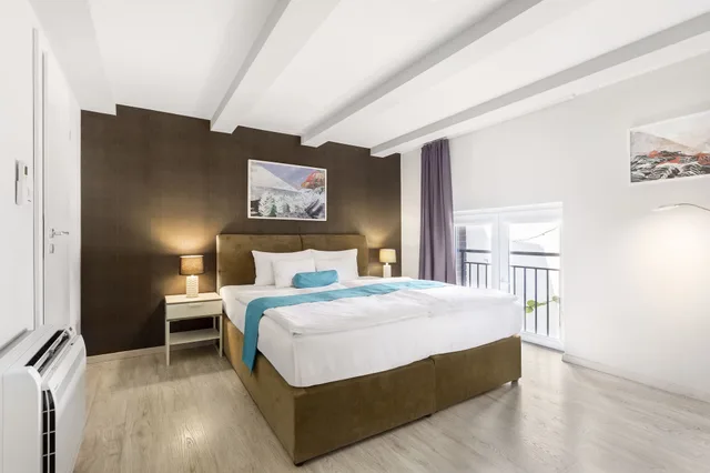 جناح سوبيريور بسرير كوين مع أريكة، Hotel Mika Downtown 1/4