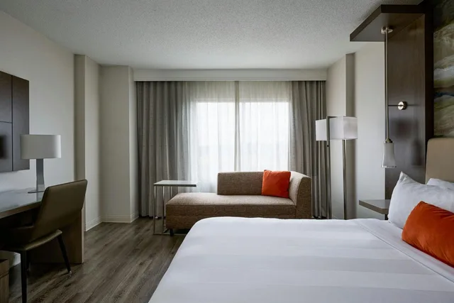 Renovated, King Bed, Bathtub, Accessible، Marriott Meadowview Conference Resort Convention Center 2/10