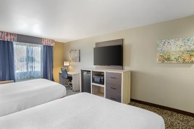 غرفة قياسية بسريرين كوين لذوي الإعاقة، Best Western Porterville Inn 4/8