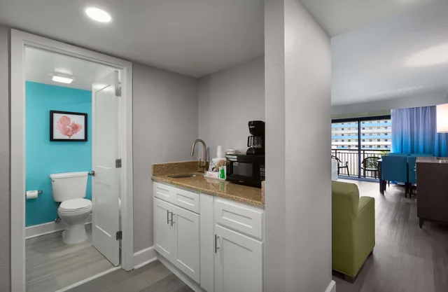 Room, 2 Queen Beds, Ocean Front، Grande Cayman Resort 2/3