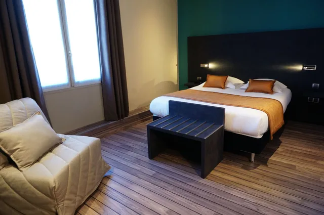 غرفة عائلية بسرير مزدوج وسرير فردي، Hotel de Bourgogne 3/5