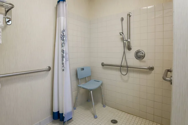 جناح بسرير كوين بغرفة نوم واحدة مع أريكة، Residence Inn by Marriott Potomac Mills Woodbridge 8/8