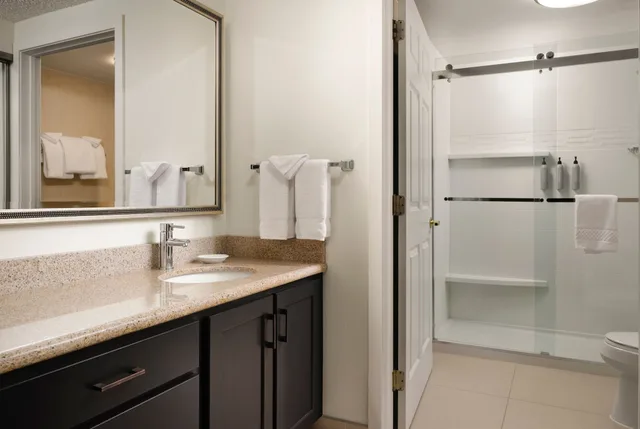 1 Bedroom, Suite, Residence Inn by Marriott Philadelphia Conshohocken 2/3