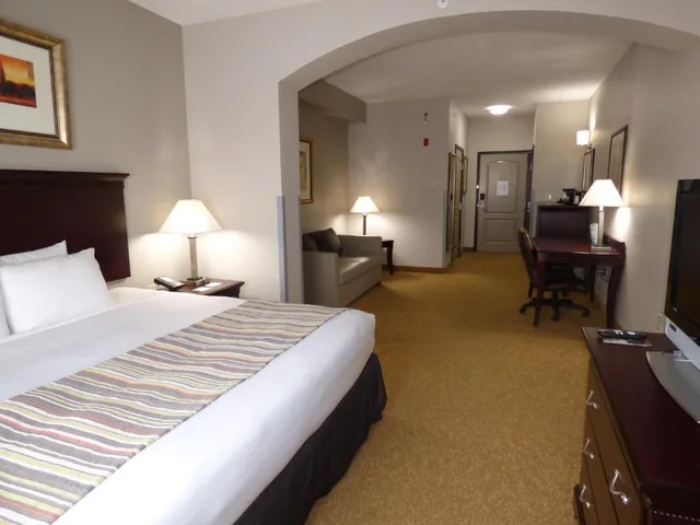 Efficiency, Suite, King Bed، Country Inn & Suites by Radisson, Pensacola West, FL 1/2